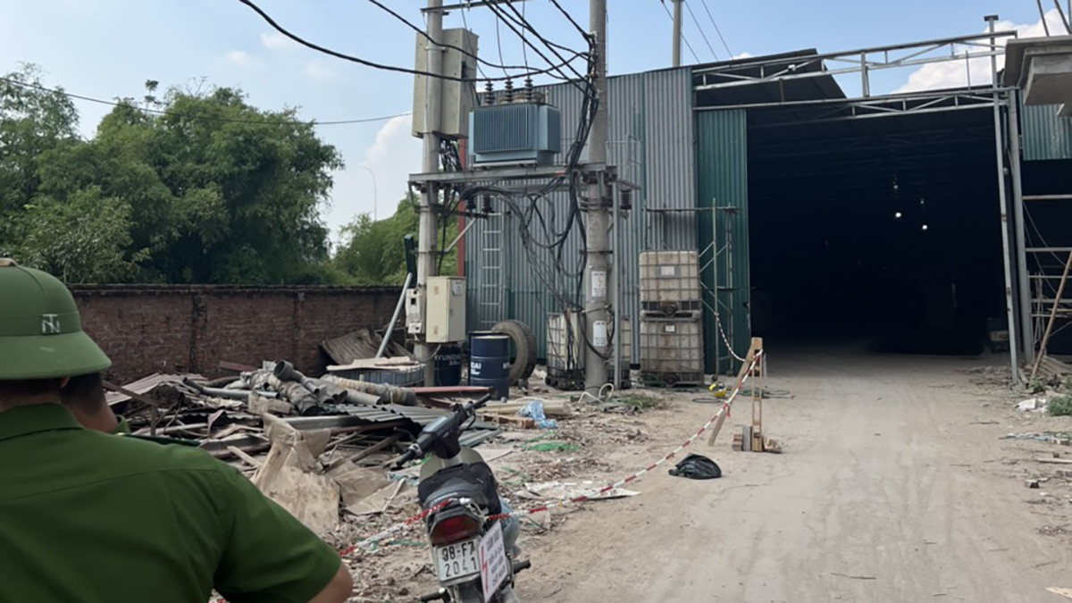 Cán bộ điện lực bị điện giật, ngã từ trên cột xuống tử vong