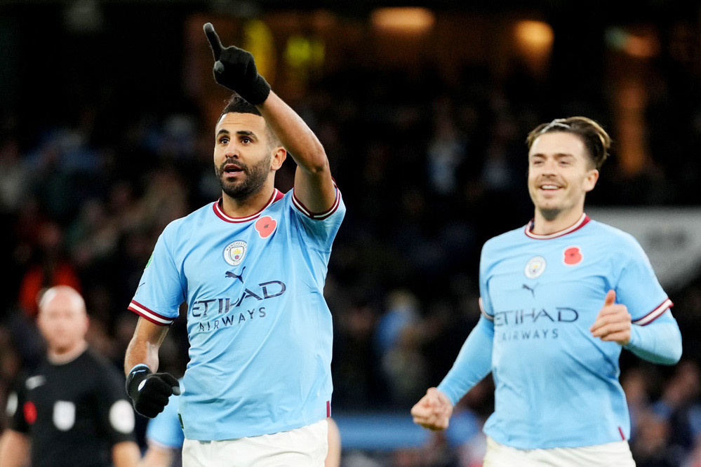 Mahrez bừng sáng, Man City đánh gục Chelsea