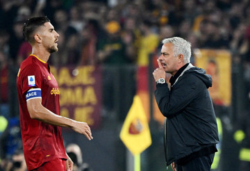Mourinho tức giận đòi tống cổ một cầu thủ Roma
