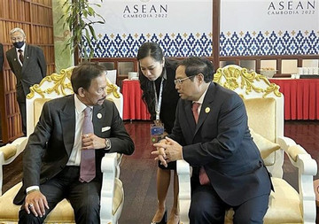 PM Pham Minh Chinh meets Lao, Philippine leaders, Brunei Sultan in Cambodia
