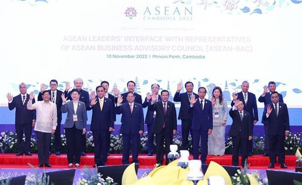 PM joins first activities of ASEAN Summits hinh anh 3