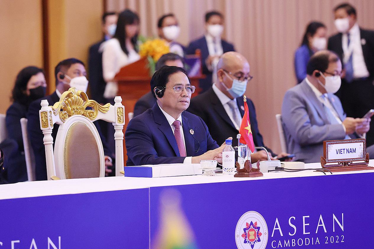 Thủ tướng: ASEAN cần mở cửa mạnh mẽ thị trường, tháo gỡ các rào cản thương mại