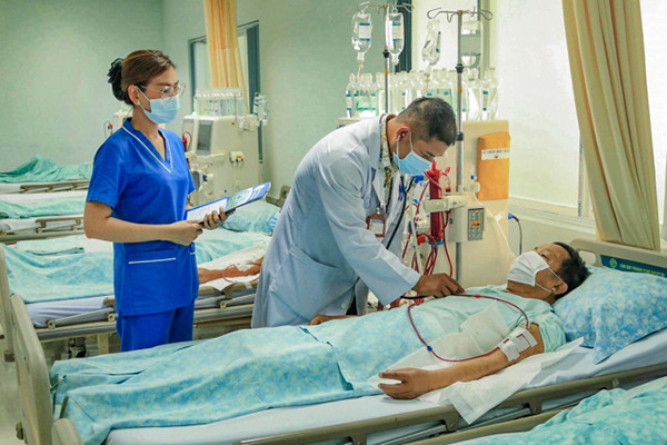 Những điều chưa biết về BV Chợ Rẫy - Phnom Penh, bác sĩ thu nhập gần 2.600 USD/tháng