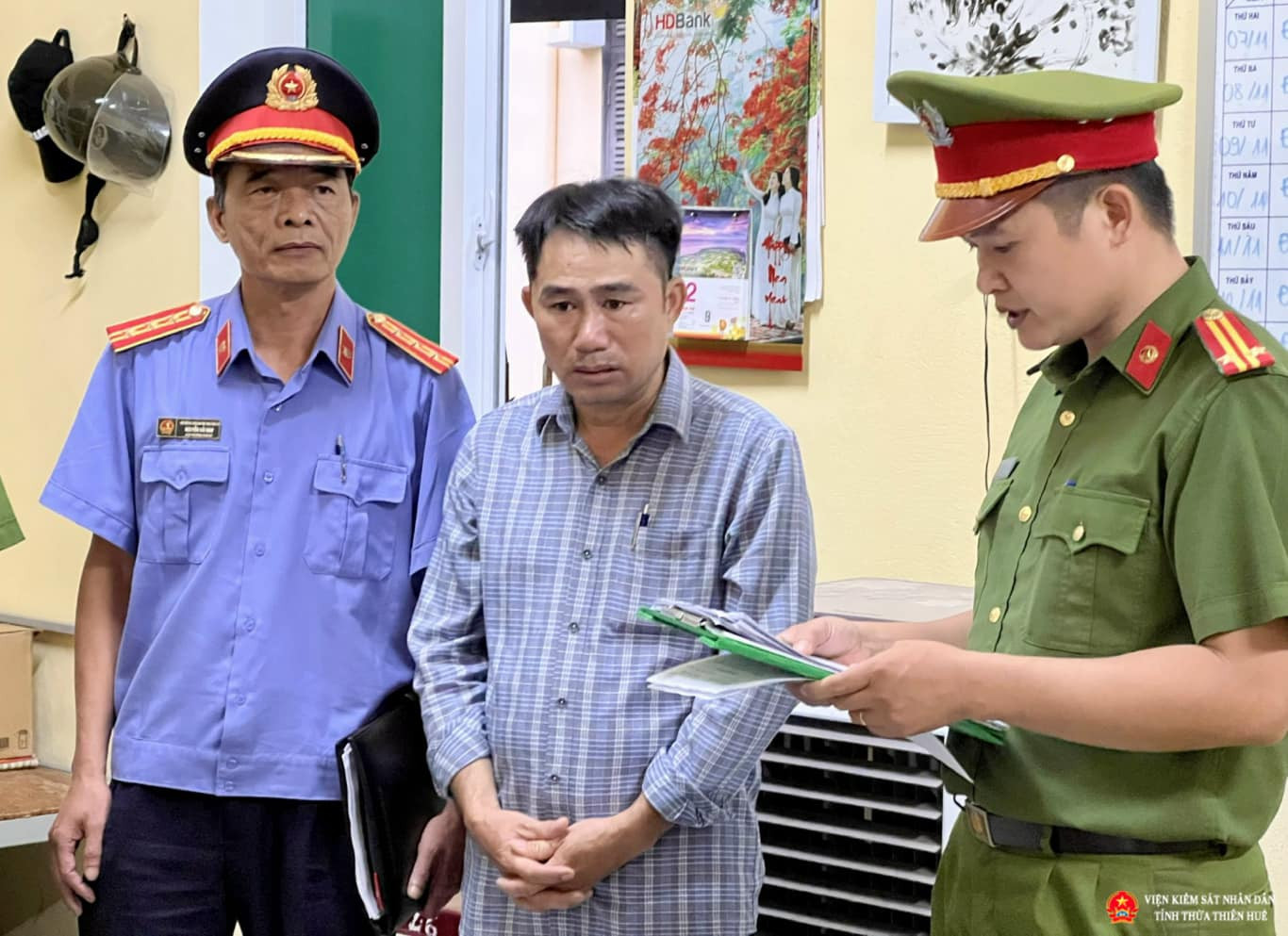 Mua vật 'trừ tà', người phụ nữ ở TT-Huế mất hàng tỷ đồng