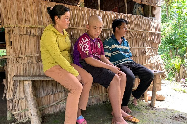 Bé Lê Minh Hiếu bị ung thư được bạn đọc ủng hộ hơn 41 triệu đồng