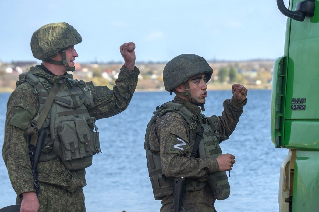 Nga rút hết quân khỏi thủ phủ Kherson, lính Ukraine tiến vào trung tâm