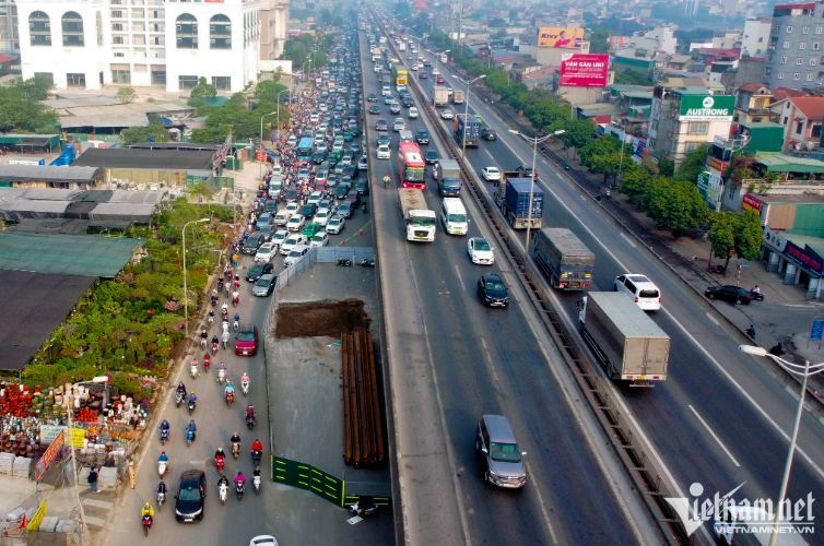 Đại biểu Quốc hội đề nghị xoá 'lô cốt' gây ùn tắc ở Hà Nội