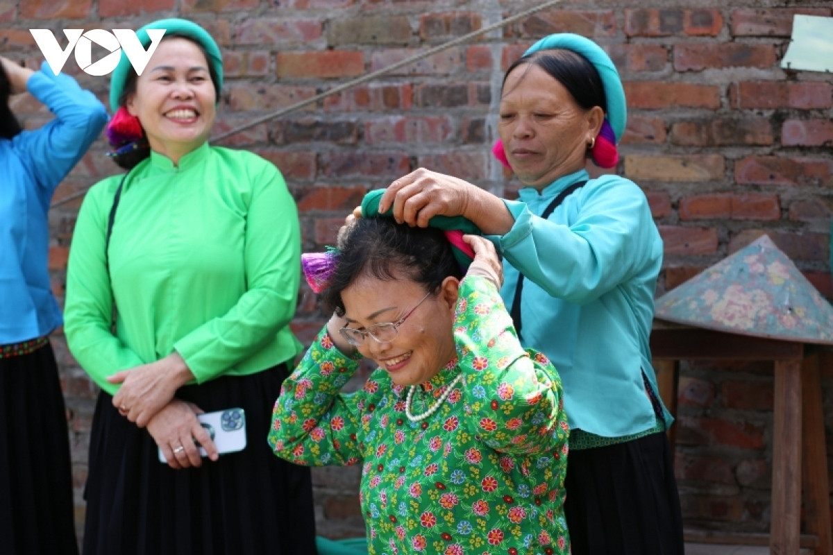 paragliding over golden rice terrace fields in northern vietnam picture 11