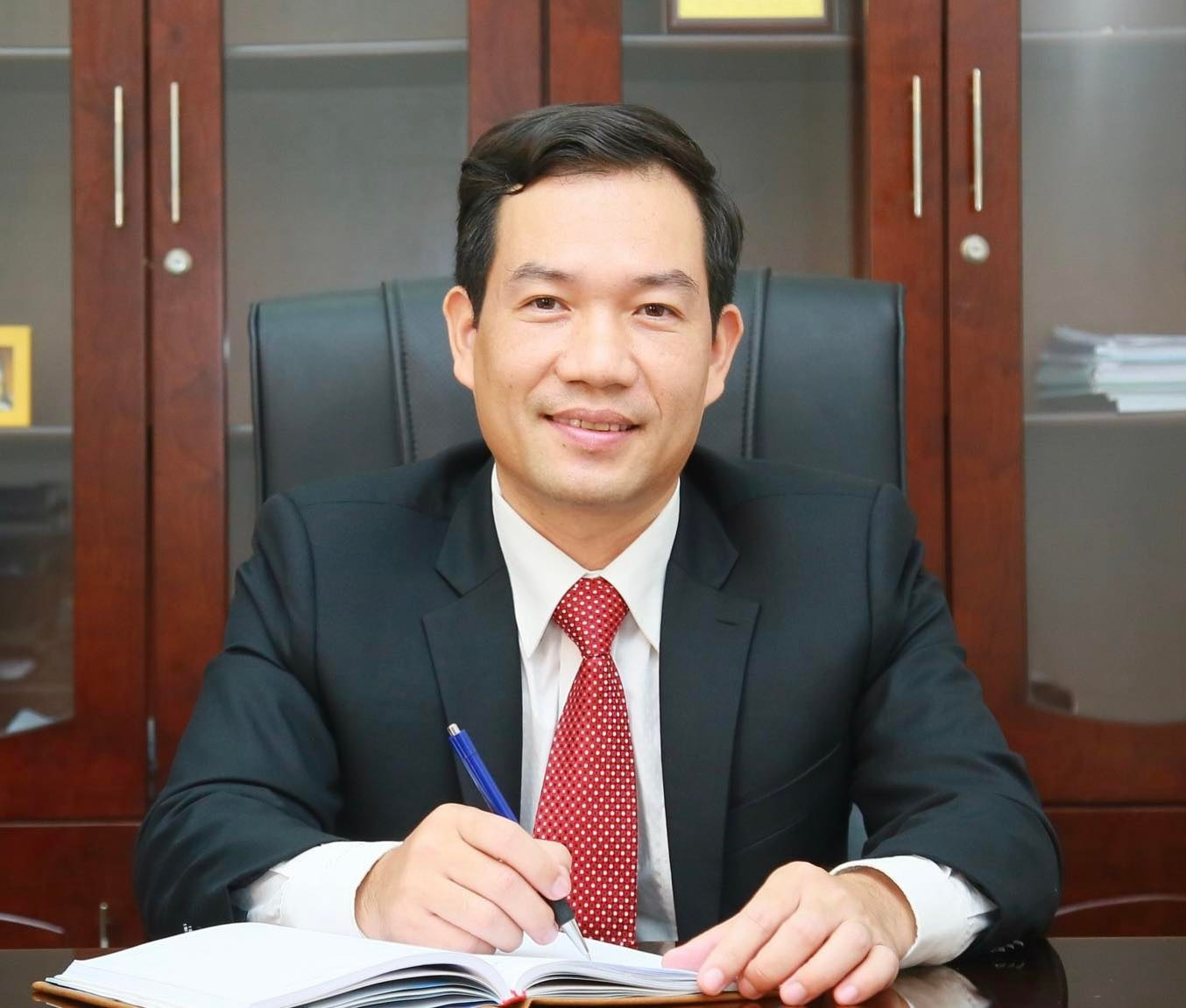 Youngest candidate for professor title: 'I worked hard to escape poverty'