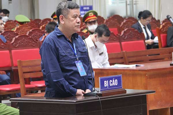 Đội trưởng chống buôn lậu: 'Tôi đánh mất tất cả'