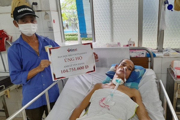 Trao gần 105 triệu đồng cho người cha đơn thân bị tai nạn giao thông