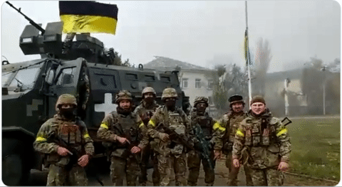 Quân Ukraine tiến về Kherson từ ba hướng, Nga xác nhận đang rút quân