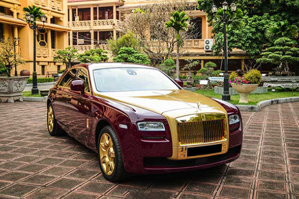 Rolls-Royce mạ vàng, du thuyền đại gia ế khách