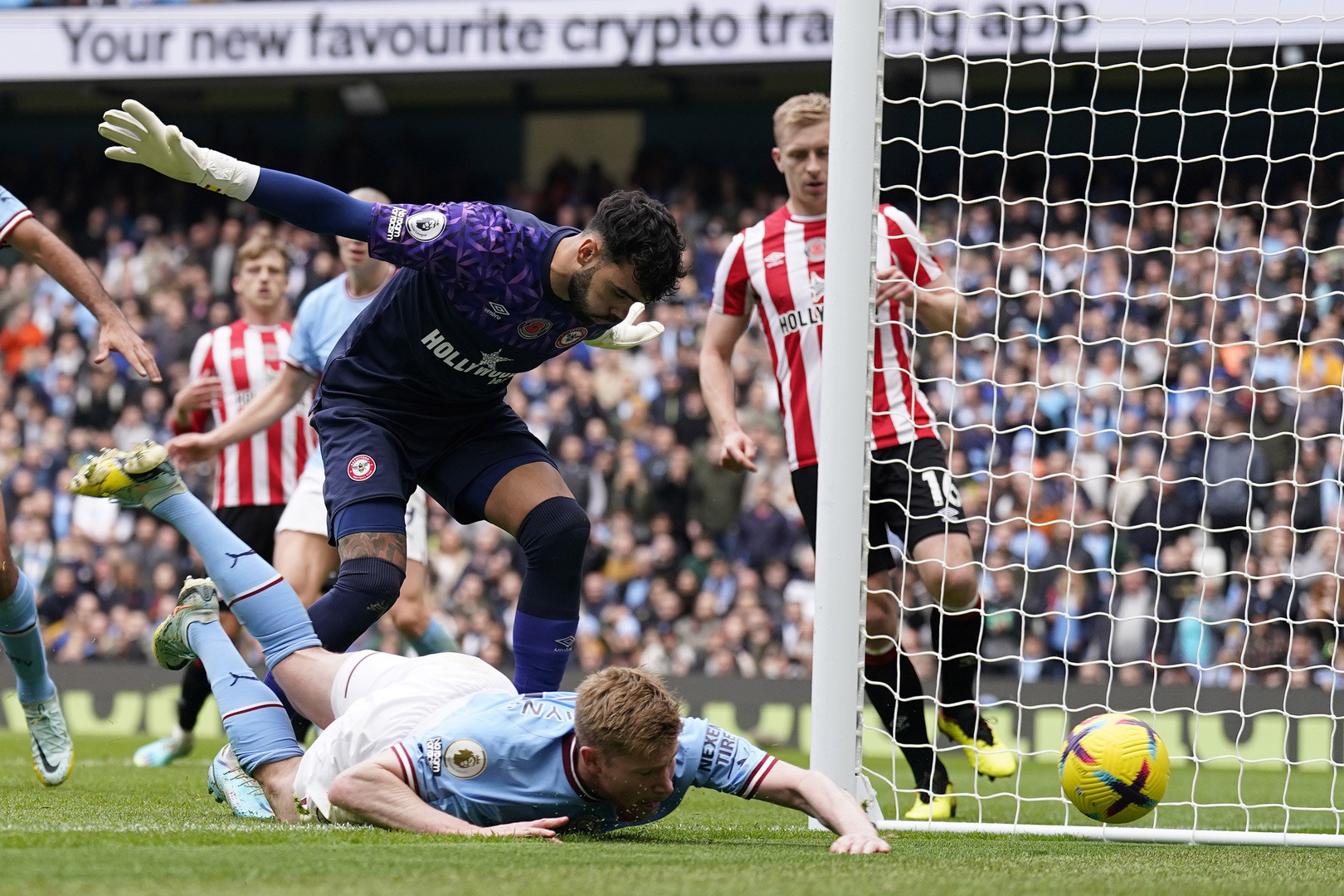 Man City thua Brentford 1