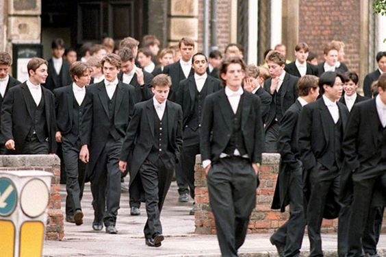 Ngôi trường 'tinh hoa' hơn cả Oxford, Hoàng gia Anh và 23 Thủ tướng từng theo học