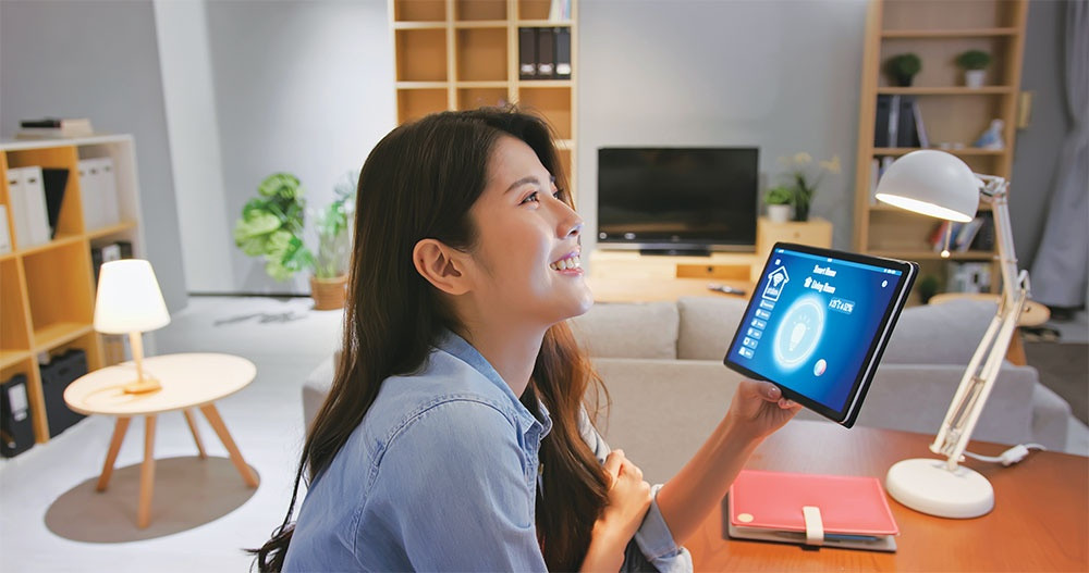 Companies adjusting to rising hybrid workplace sentiment