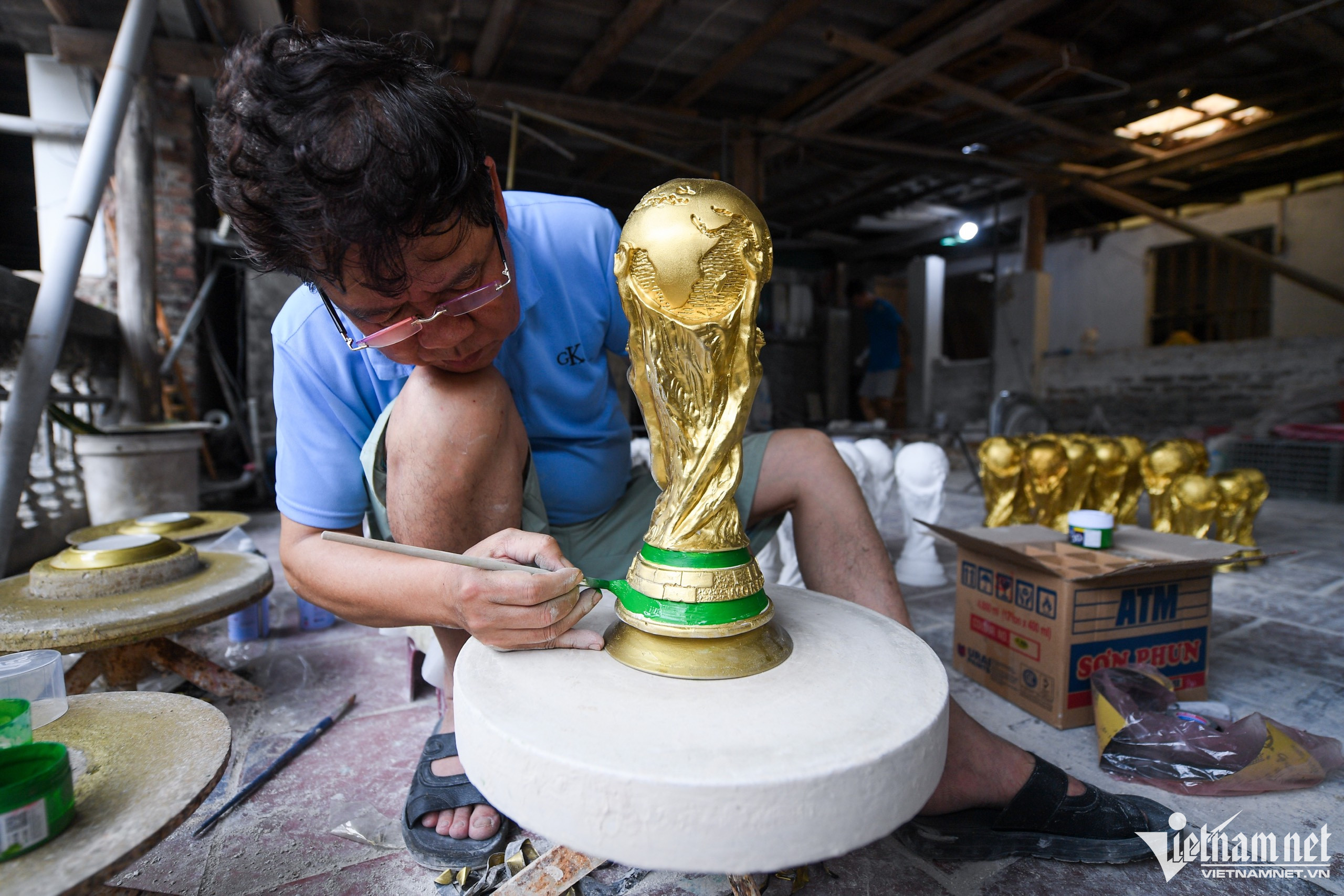 'Cup vàng thế giới' Qatar 2022 giá từ 70.000 đồng xuất hiện ở Hà Nội - Ảnh 7.