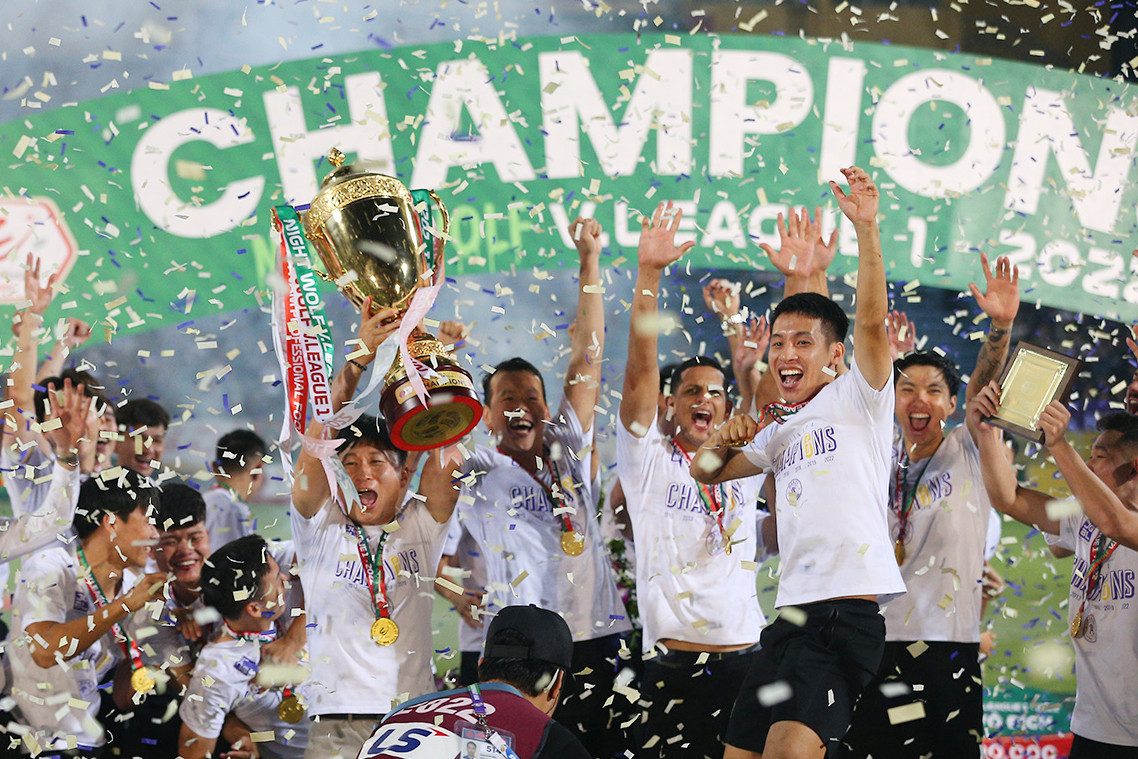 V-League hạ màn: 'Chốt sổ' top 3, vé hạng Nhất chờ vòng cuối