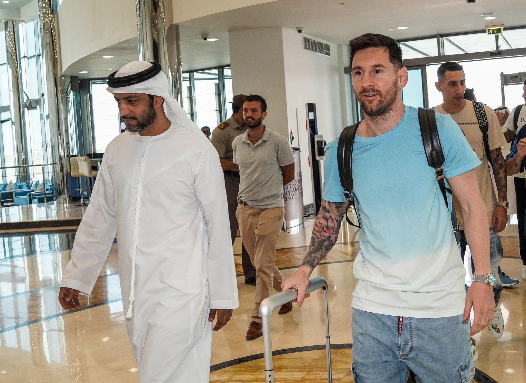 Messi và dàn sao Argentina bay sang UAE hội quân