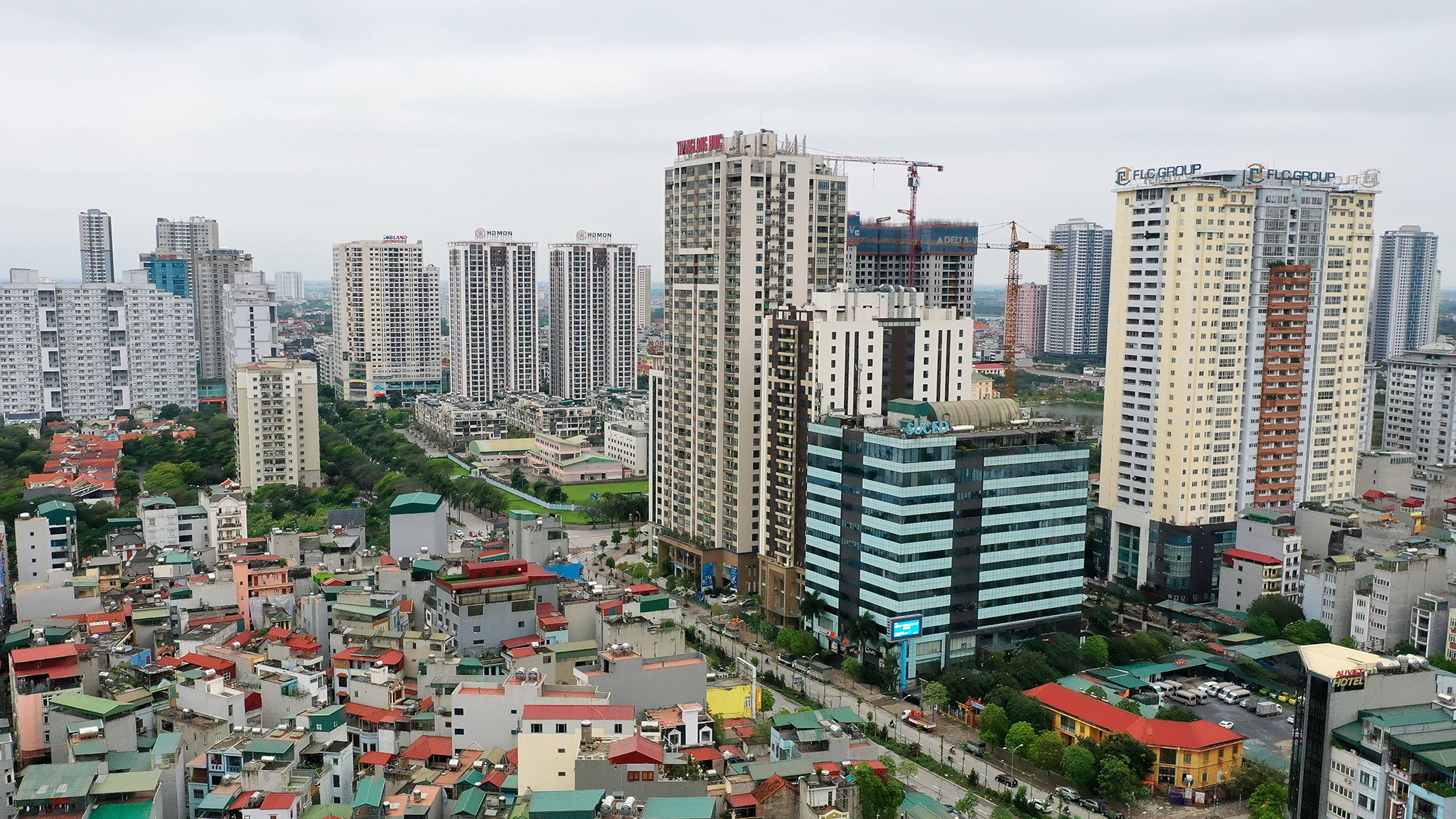 Đủ loại phí ‘nuôi’ chung cư