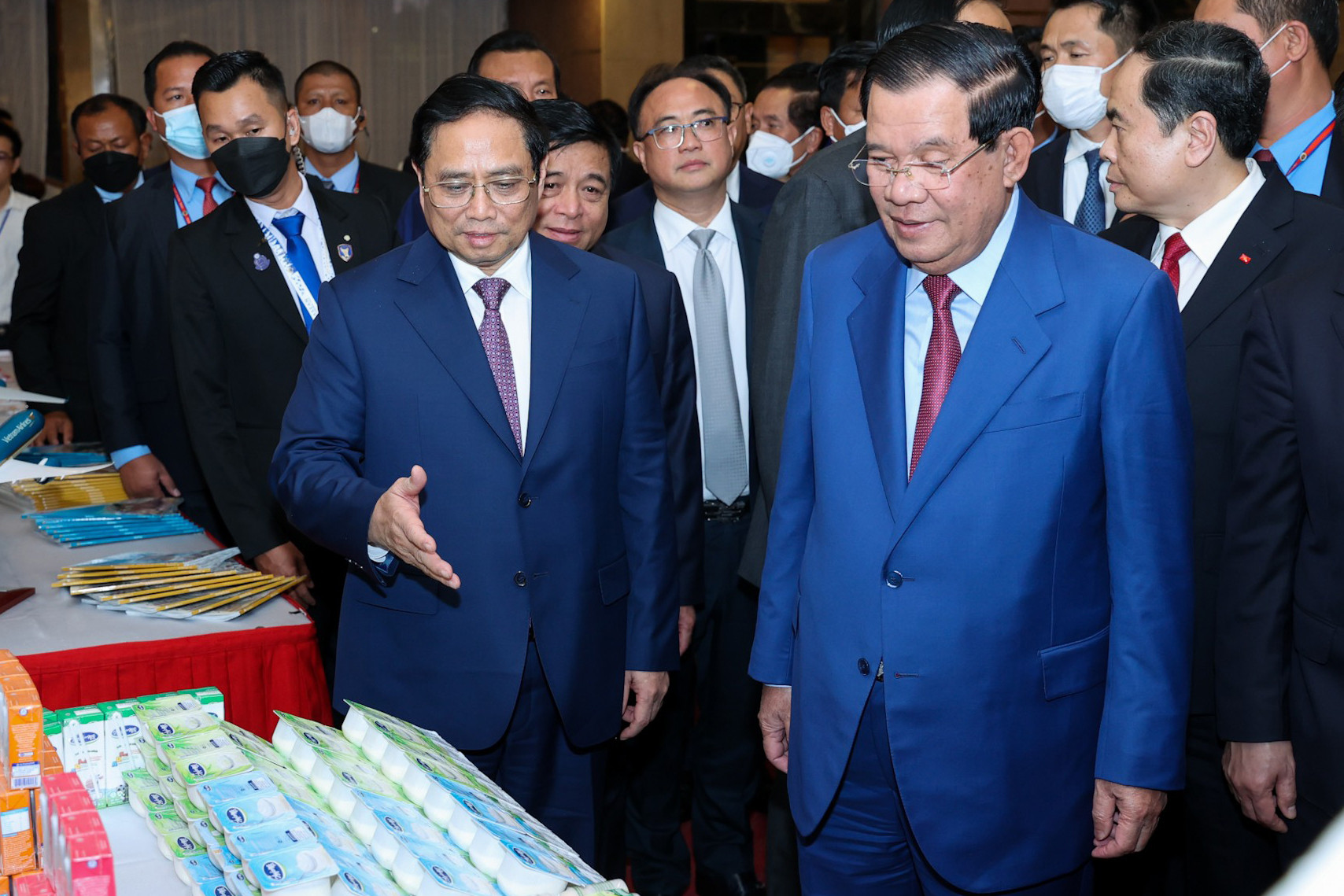 Những dấu ấn trong chuyến công tác đến Campuchia của Thủ tướng