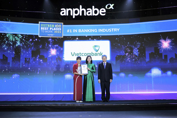 Vietcombank 7 năm liền được vinh danh ngân hàng có môi trường làm việc tốt nhất Việt Nam