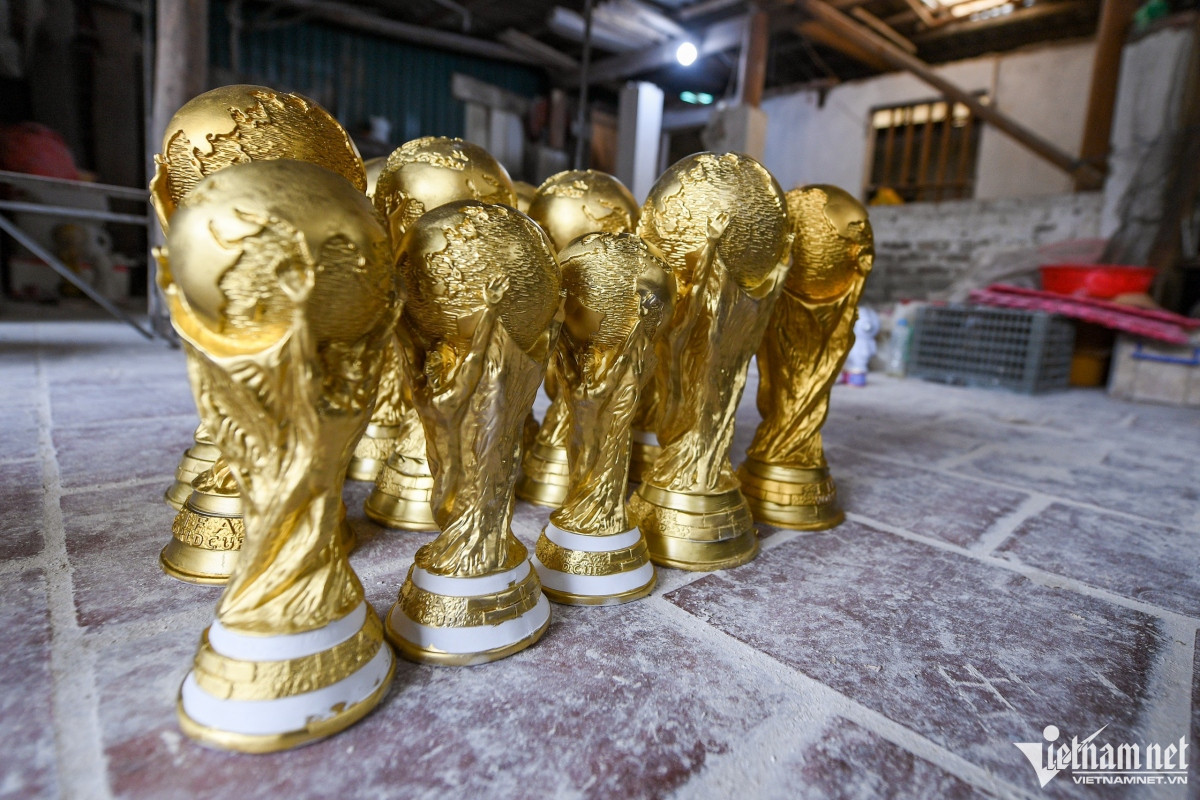 a look at the vietnamese world cup trophies picture 7