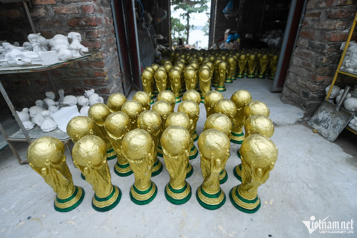 a look at the vietnamese world cup trophies picture 1
