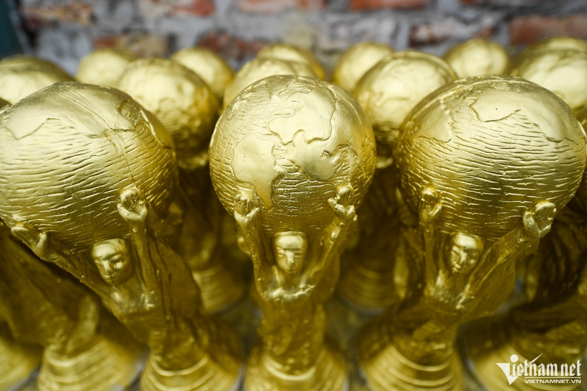 a look at the vietnamese world cup trophies picture 9