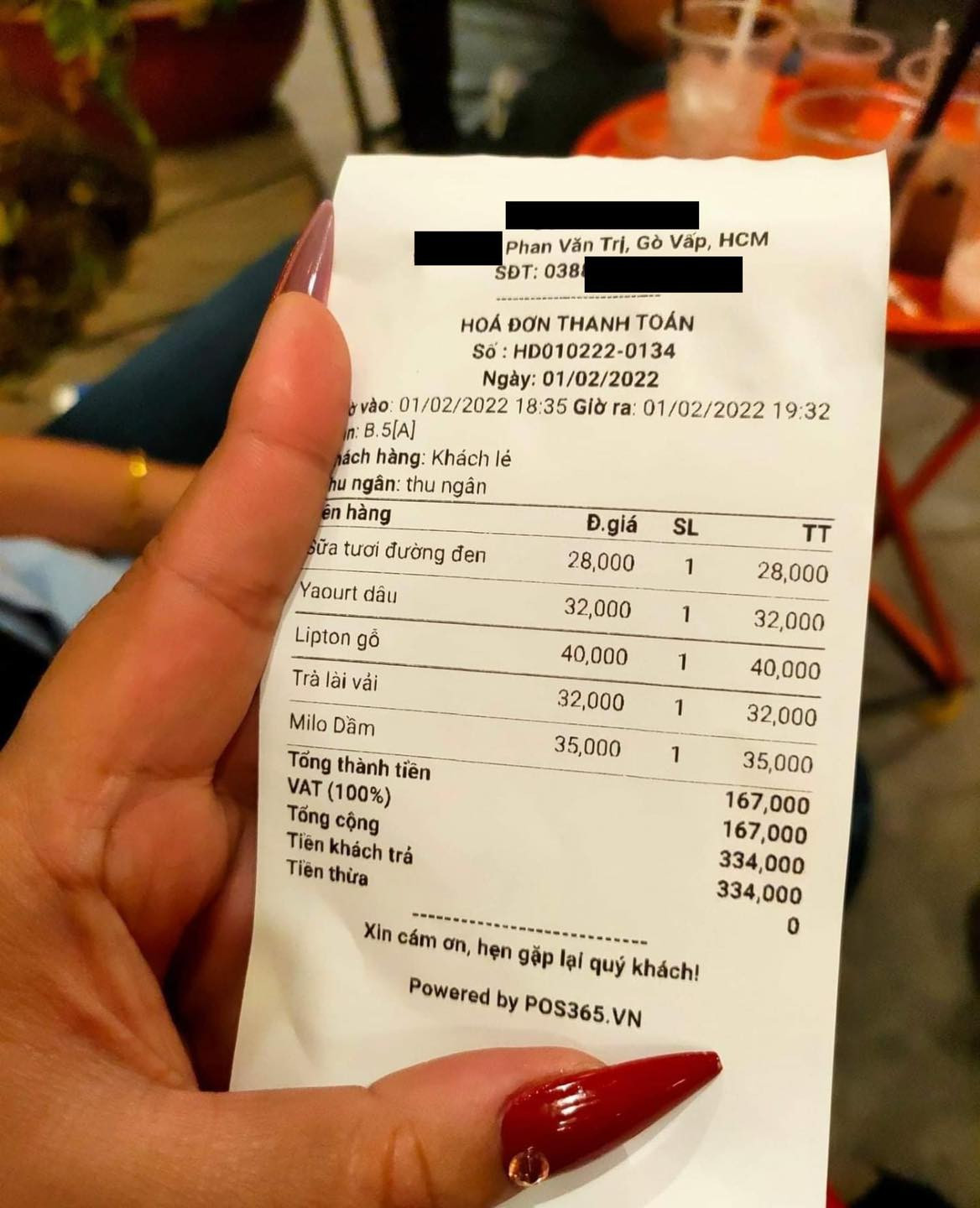 Tờ hóa đơn tính tiền đang gây xôn xao dư luận với phần VAT được tính 100%