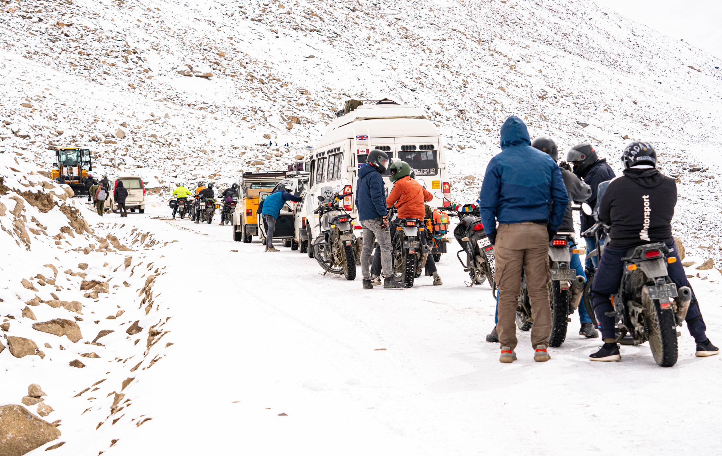 Chàng trai Việt phượt xe máy trên cung đường Ladakh đẹp hơn những giấc mơ