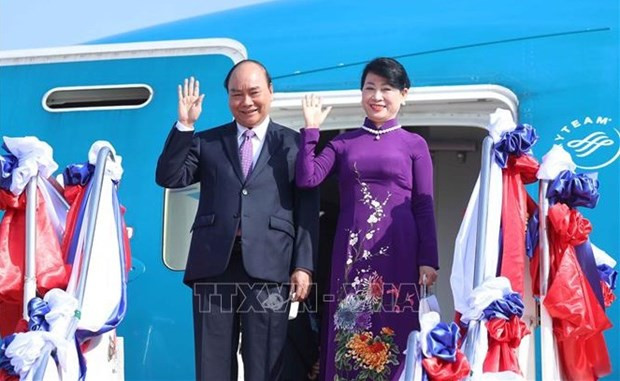 President leaves for Thailand visit, 29th APEC Economic Leaders’ Meeting hinh anh 1