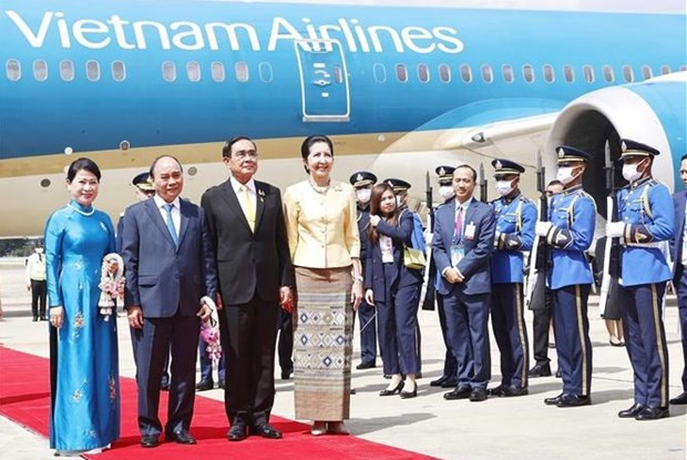 President starts Thailand visit, attendance in 29th APEC Economic Leaders’ Meeting hinh anh 2