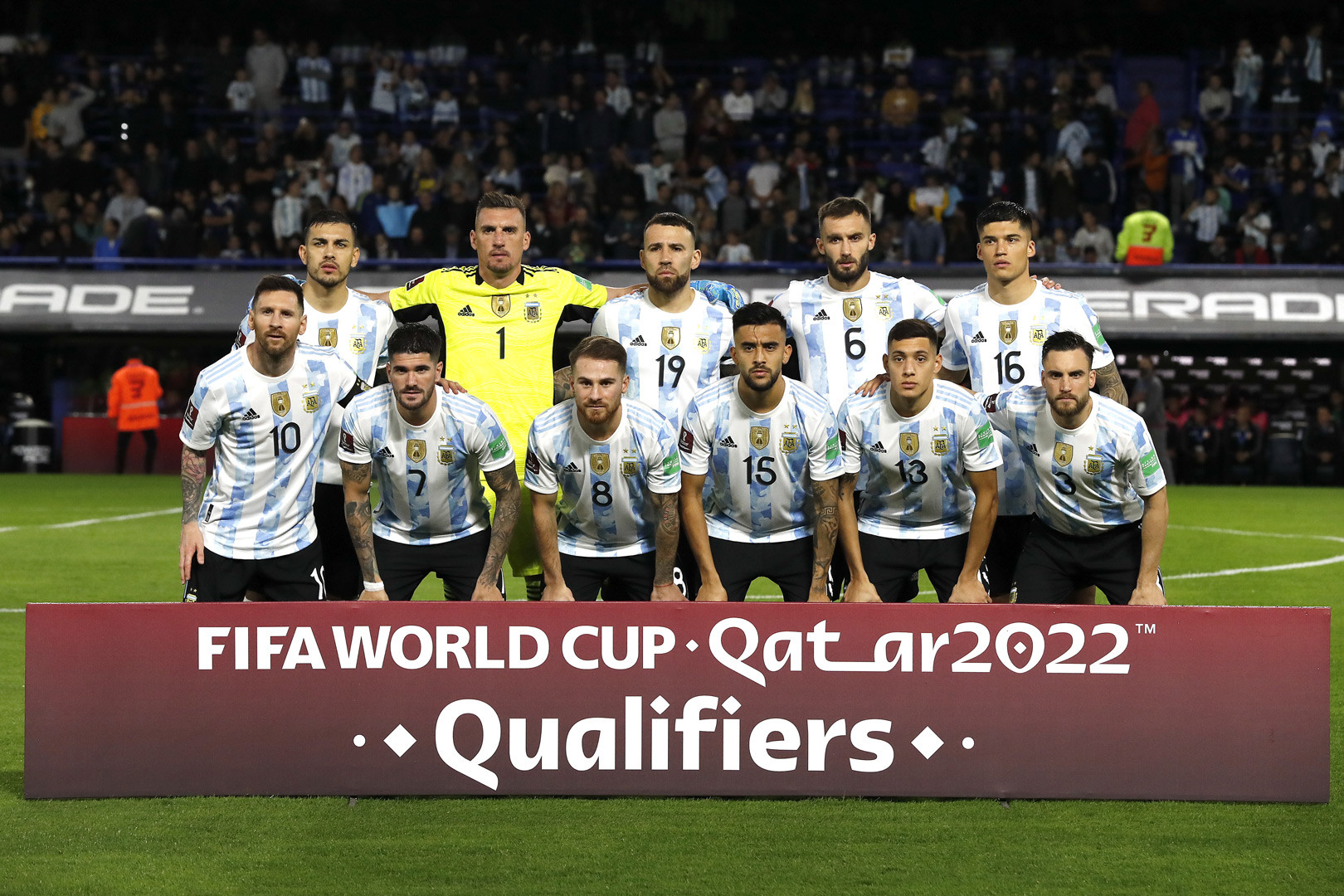 Trận chung kết giữa Argentina và Pháp tại World Cup 2022 hứa hẹn sẽ rất đáng xem. Hãy xem ảnh về hai đội bóng này để cảm nhận được sự kịch tính, quyết định và sự xuất sắc của những cầu thủ hàng đầu trên thế giới.