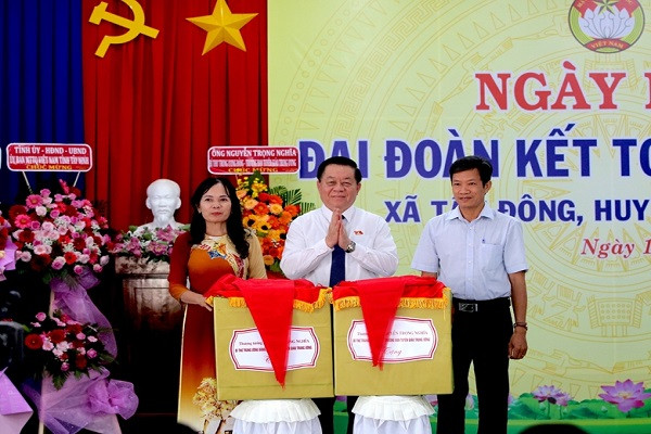 Ông Nguyễn Trọng Nghĩa dự Ngày hội Đại đoàn kết toàn dân tộc tại Tây Ninh