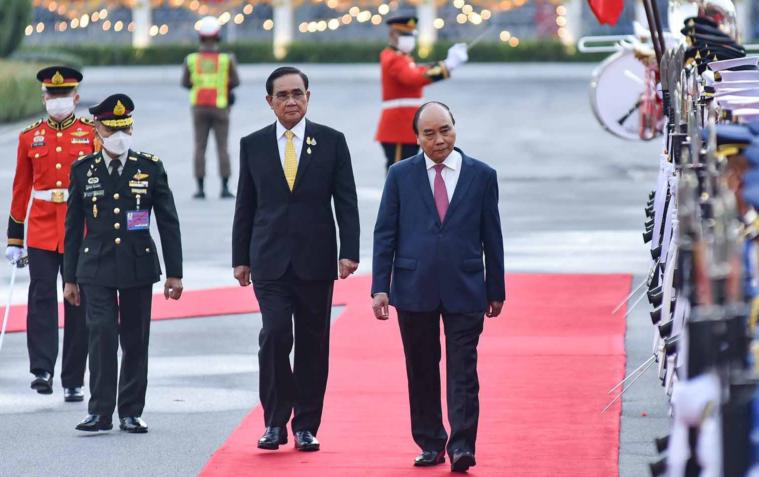 Thủ tướng Thái Lan chủ trì lễ đón Chủ tịch nước Nguyễn Xuân Phúc và phu nhân