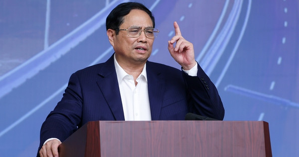 Thủ tướng: Phải đổi mới tư duy, cách làm, ứng xử để triển khai các công trình giao thông