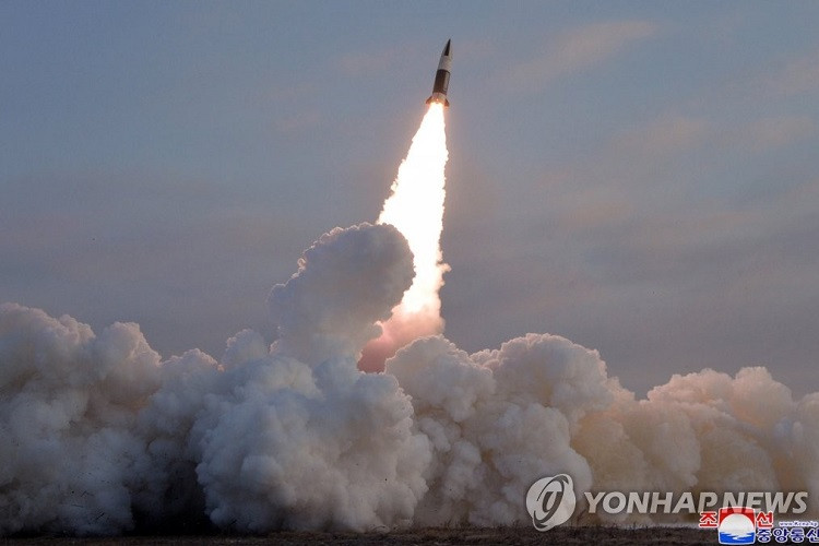 Triều Tiên bất ngờ phóng tên lửa đạn đạo tầm ngắn
