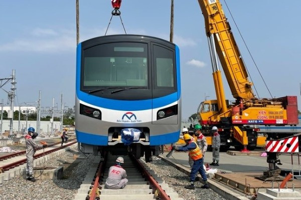 Người lao động nguy cơ mất Tết, Công ty vận hành metro số 1 của TP.HCM lại ‘cầu cứu’