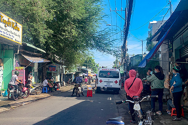 Nhóm thanh niên hỗn chiến, một người chết gục cạnh xe máy