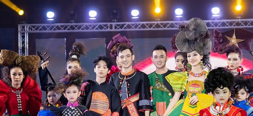 Vietnamese ethnic costumes introduced at Bangkok Kids Int’l Fashion Week