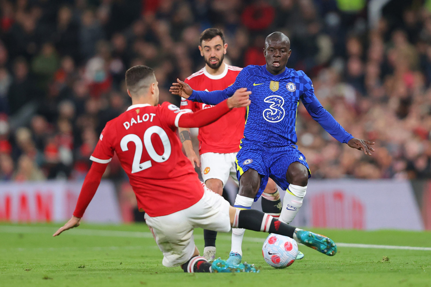 Kante rời Chelsea theo dạng chuyển nhượng tự do