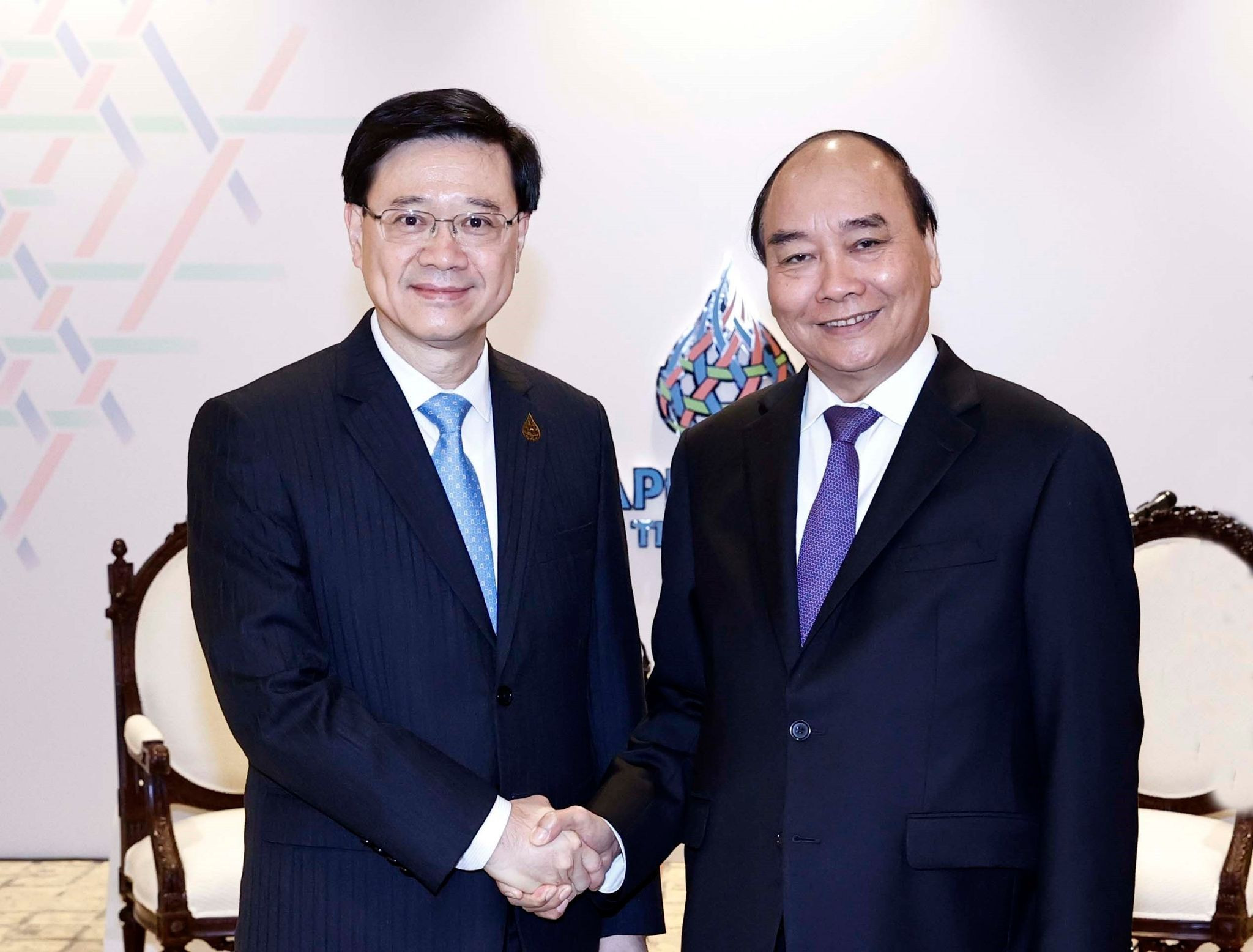 Chủ tịch nước Nguyễn Xuân Phúc tiếp Trưởng Đặc khu hành chính Hong Kong