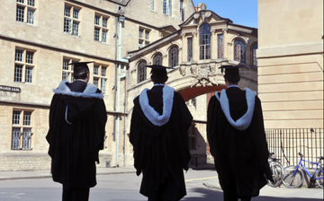 Oxford, Cambridge bị cho là 'thiên vị' trường công, phân biệt trường tư