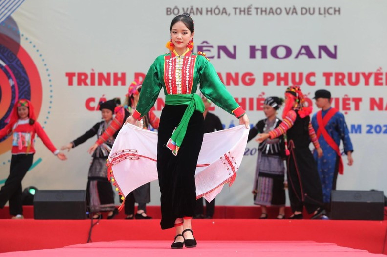 Unique costumes of ethnic minority groups in Vietnam ảnh 12