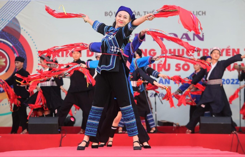 Unique costumes of ethnic minority groups in Vietnam ảnh 18
