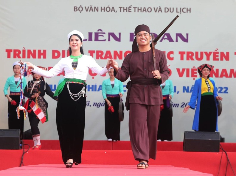 Unique costumes of ethnic minority groups in Vietnam ảnh 10