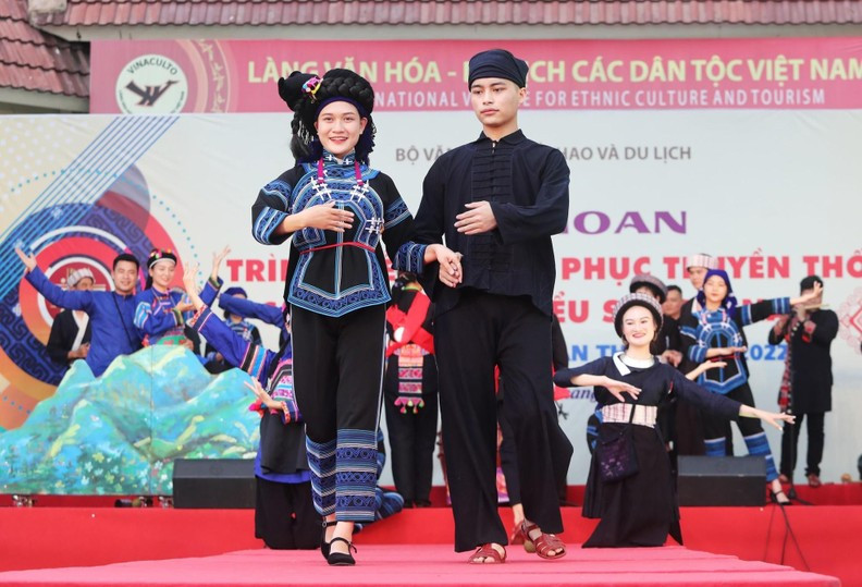 Unique costumes of ethnic minority groups in Vietnam ảnh 17