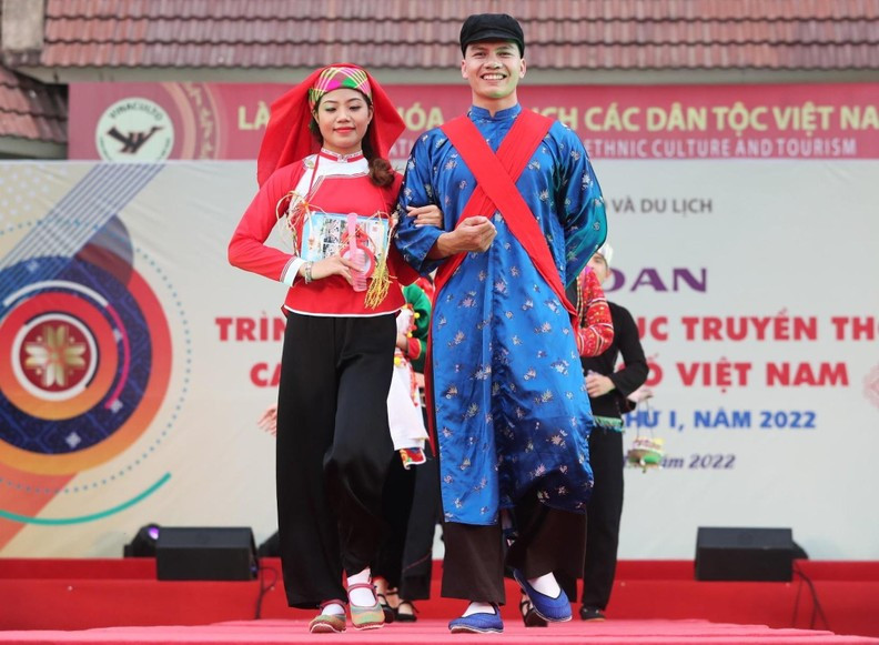 Unique costumes of ethnic minority groups in Vietnam ảnh 20