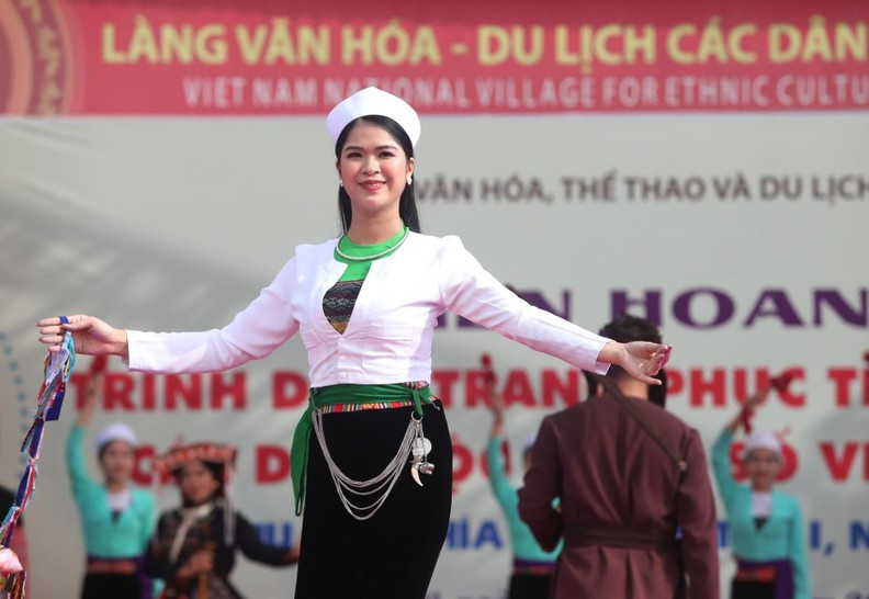 Unique costumes of ethnic minority groups in Vietnam ảnh 8